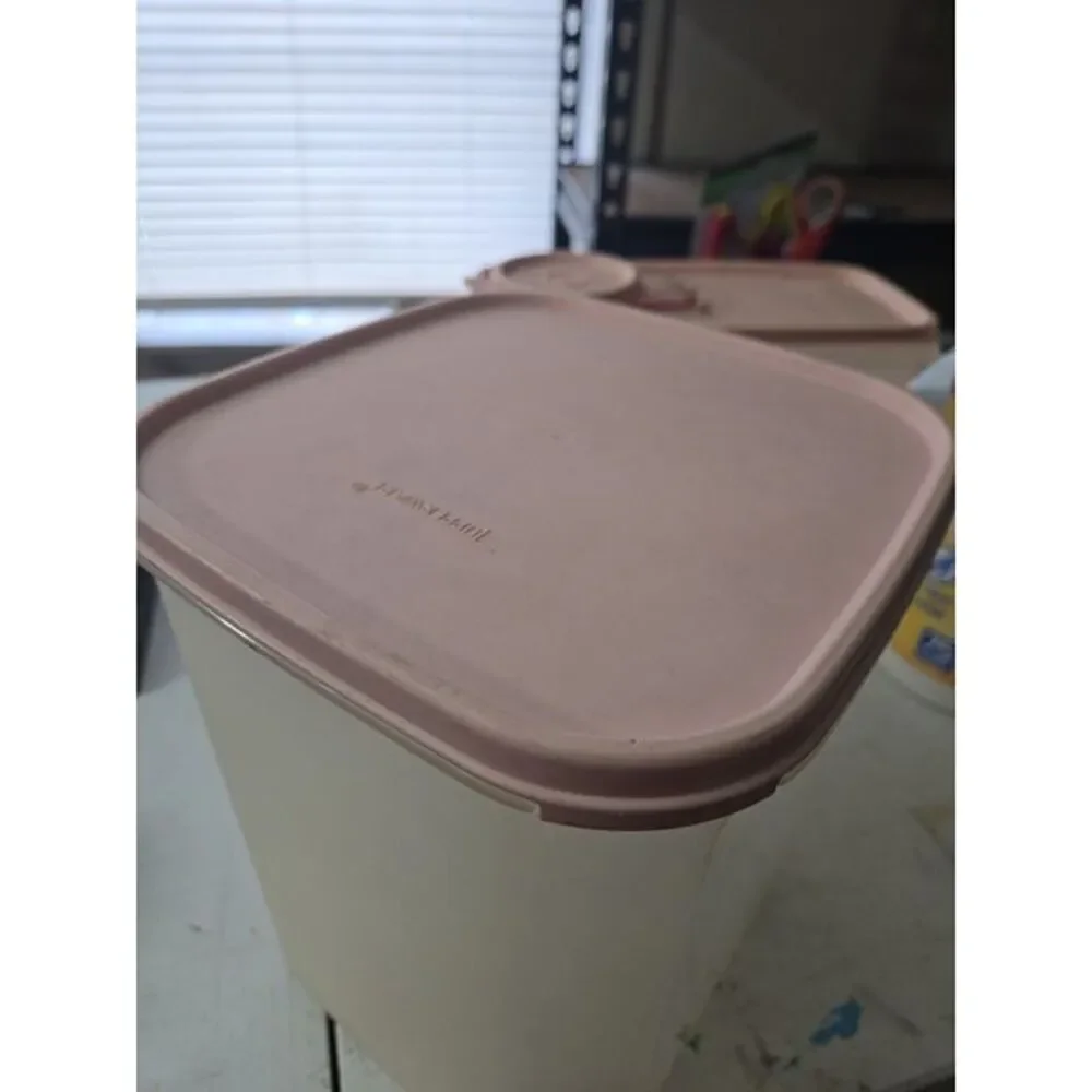 Tupperware four piece